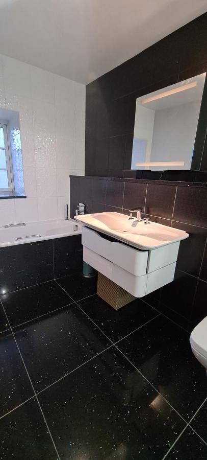 Pass The Keys Spacious 3Beds Flat Near City Centre - Free Parking Edimburgo Esterno foto